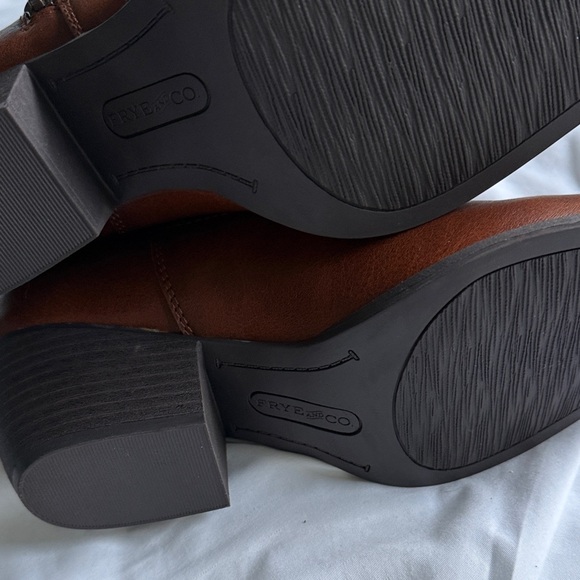 FRYE AND CO. Women's Tan Ankle Boots - Picture 4 of 7